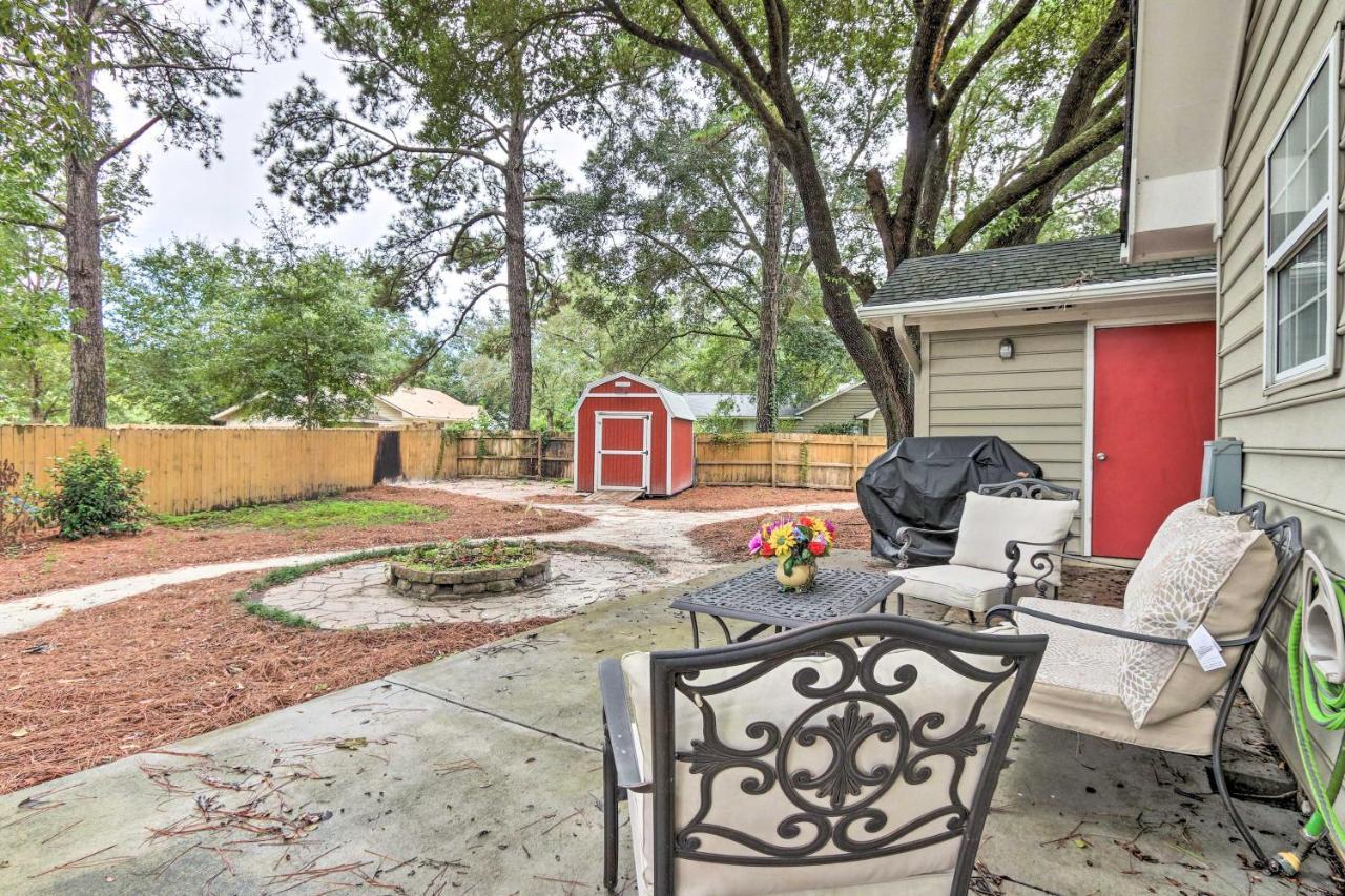 Peaceful Beaufort Home With Front Porch And Grill Экстерьер фото