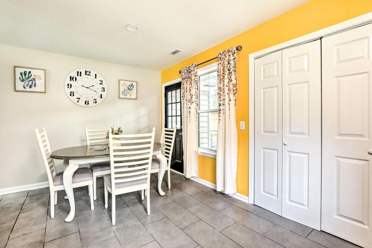 Peaceful Beaufort Home With Front Porch And Grill Экстерьер фото